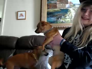girl
        kipsy420 cam image #6517081