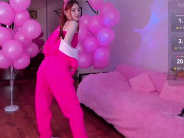 girl
        katy_ethereal cam image #4186887