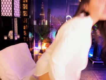girl
        alma_pearl cam image #1121288