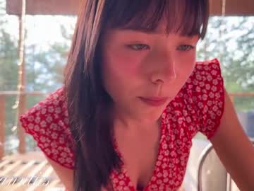 girl
        anntics_ cam image #6919540