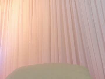 girl
        little_effy18 cam image #2389775