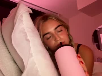 girl
        morganmoore cam image #2692466