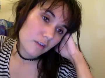 girl
        ericarae91 cam image #494664