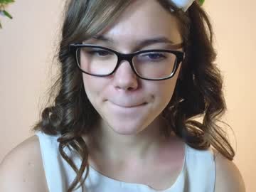 girl
        teresabriggs cam image #2520122