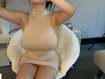 girl
        _natycutei19 cam image #2610910