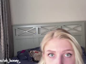 girl
        oh_honey_ cam image #1841777