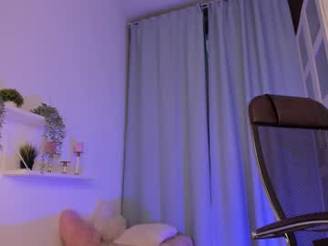 couple
        alice_leey cam image #4913644