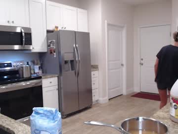 girl
        holihurricane cam image #6736342