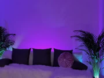 girl
        jessiccaburns cam image #3144395