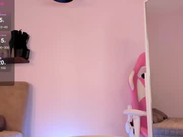 girl
        royce_ghost cam image #5747037