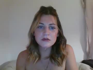 girl
        prettypettypenny cam image #4838698