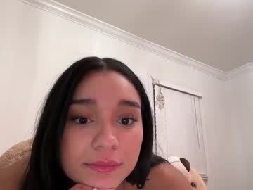 girl
        adriannarodriguez cam image #5975638