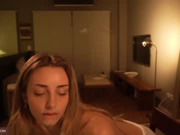 girl
        ksensational cam image #1608156