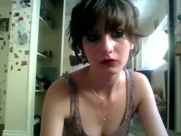 girl
        imalicegrey3 cam image #1894595
