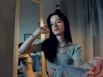 girl
        evamatthews cam image #5819162