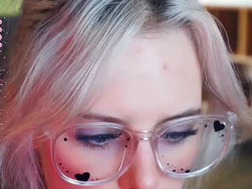 girl
        audreycarvin cam image #4900801