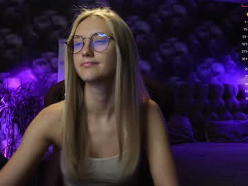 girl
        angeellina cam image #636042