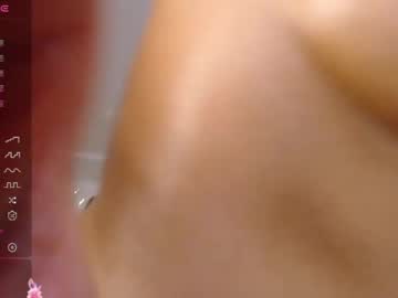 girl
        babby_girl_ cam image #4682117