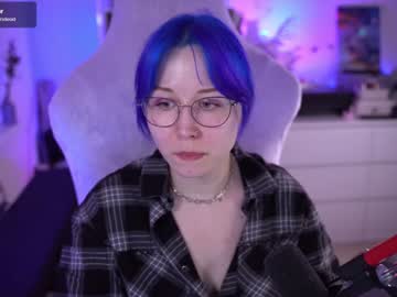 girl
        blue_mooncat cam image #4355918