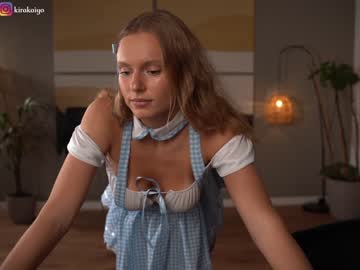 girl
        chillwithkira cam image #2719060