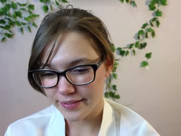 girl
        teresabriggs cam image #2477418