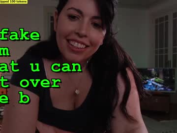 girl
        mila_ cam image #4503012