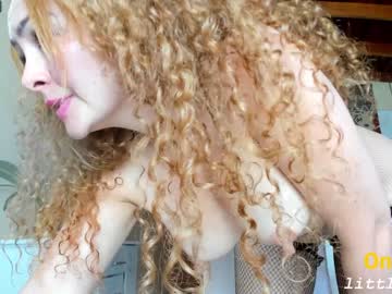 girl
        little_izzi cam image #1758111