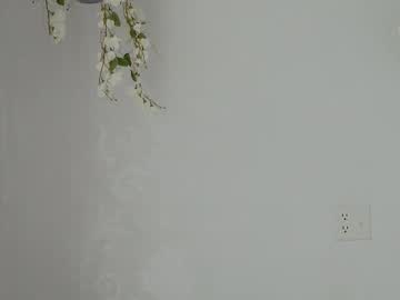 girl
        littlegreekflower cam image #6151722