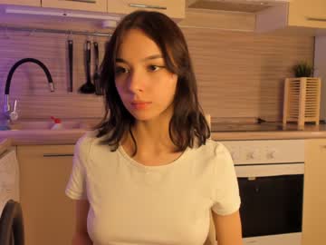 girl
        aimeerogers cam image #1181774