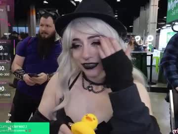 girl
        crimsonkitten cam image #6548253
