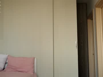 girl
        ronny_ponny cam image #4584220
