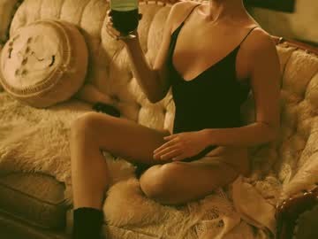 girl
        j_o_a_n cam image #4636344