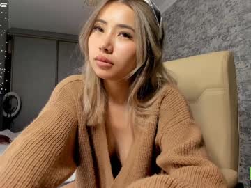 girl
        leiya_li cam image #343331