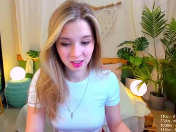 girl
        milablush cam image #432999