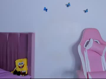 girl
        ashley_ospino cam image #3332538