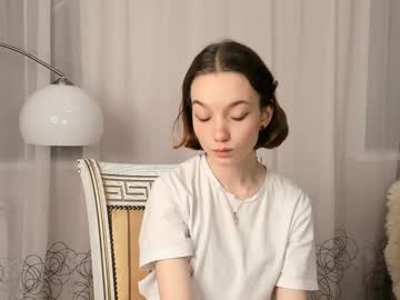girl
        constancefyr cam image #1879321
