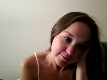 girl
        kitkat180 cam image #4430355