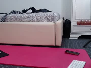 girl
        carmela_fox cam image #253642