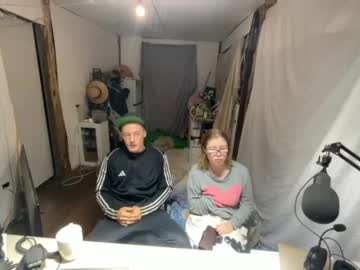 couple
        nezzey cam image #2766416