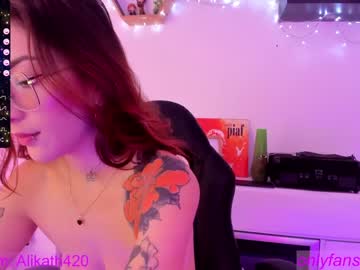 girl
        thecosmicgirl cam image #3018789
