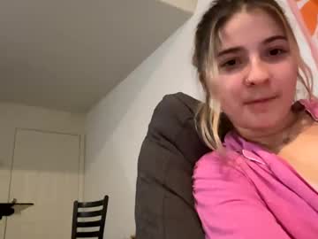couple
        makennamacy cam image #5294052