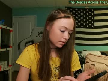 girl
        anabelleleigh cam image #6480611