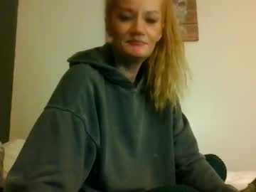 couple
        carebearlust cam image #4811599