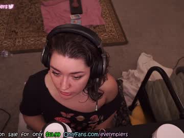 girl
        evelynpiers cam image #1735907