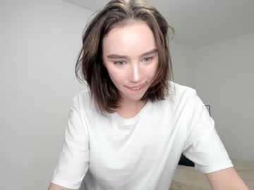 girl
        vi_vi_an cam image #2351210