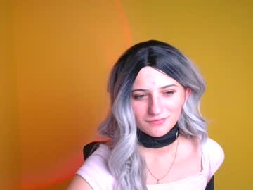 girl
        molly_lyyy cam image #5356750
