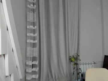 girl
        zanzara_ cam image #713338