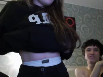 couple
        alyx1 cam image #3882557