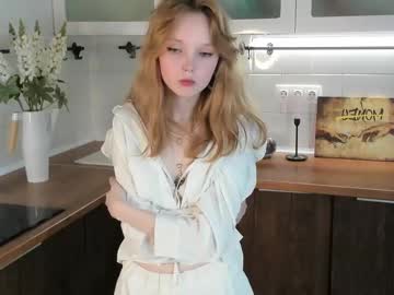 girl
        maudbayles cam image #5337045
