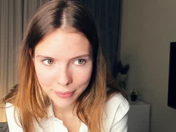 girl
        juunerose cam image #5470992